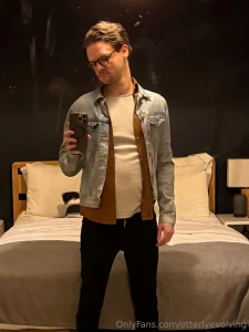 Heading out in clothes that definitely still fit part 1