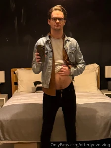 Heading out in clothes that definitely still fit part 3