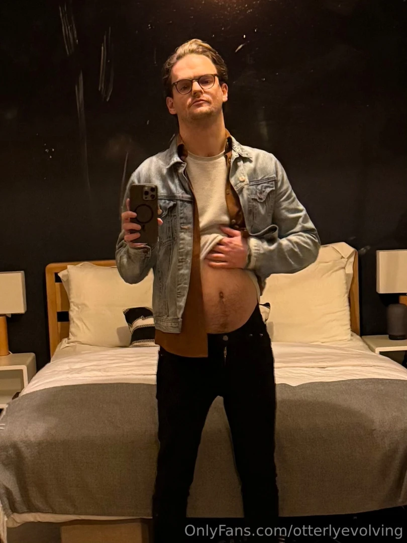 Heading out in clothes that definitely still fit part 2 