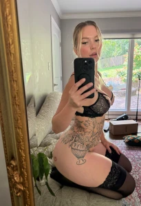 The oily hand prints all over the wall gave me a giggle