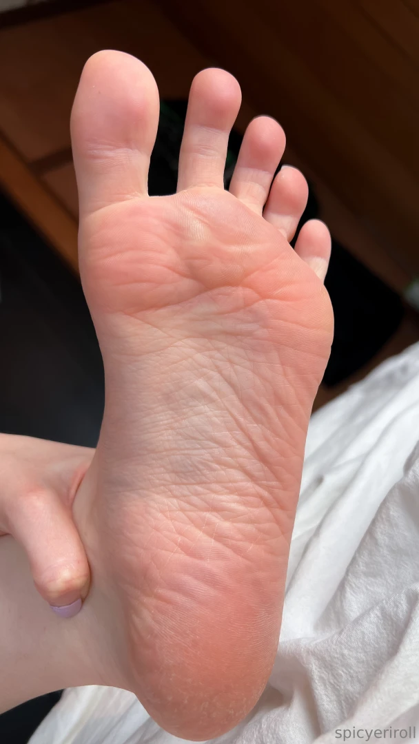 My feet are silky smooth and soft just like my sheets uwu part 2 