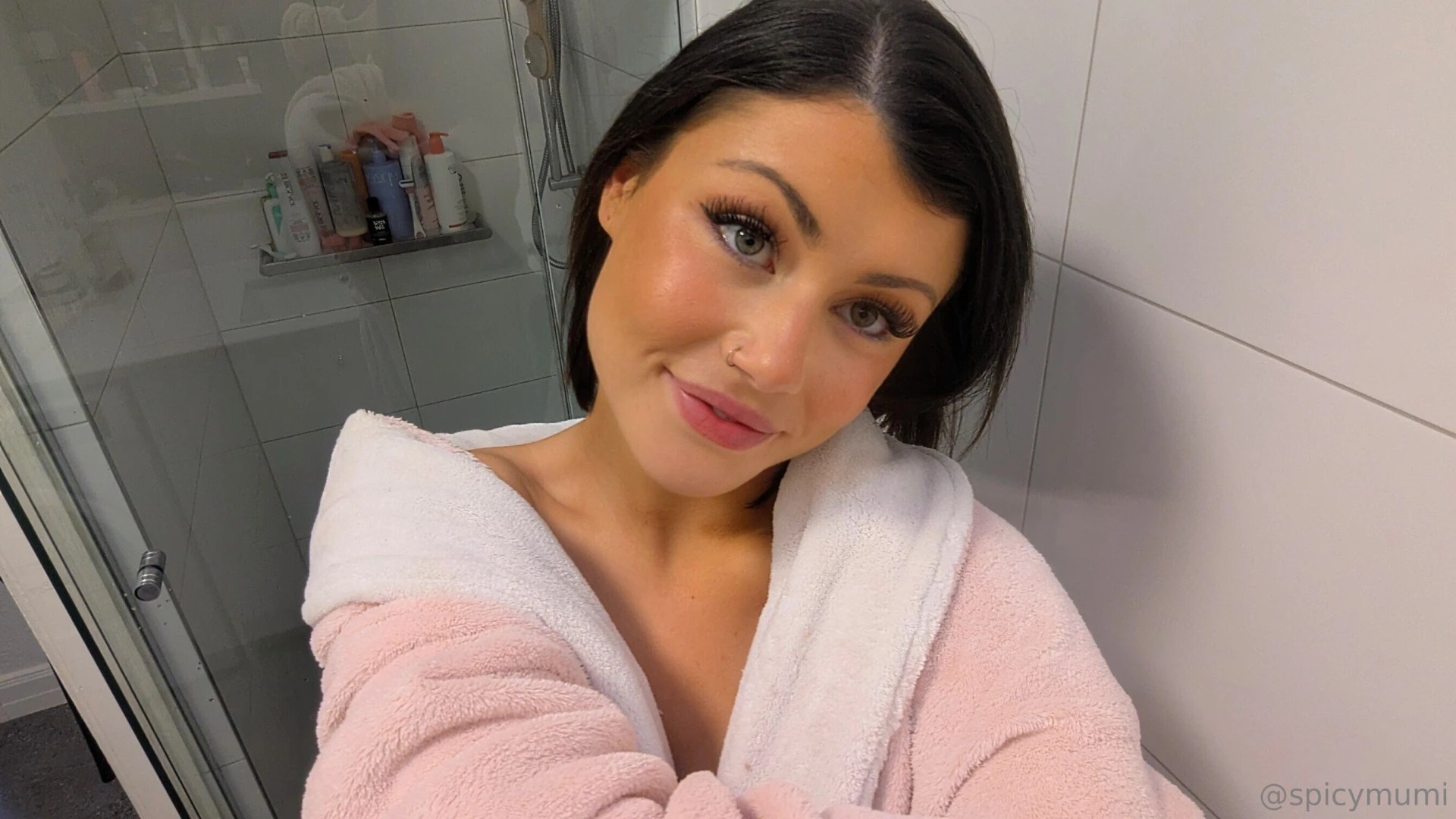 Smiles all round cos im getting fcked up the todayyyy 