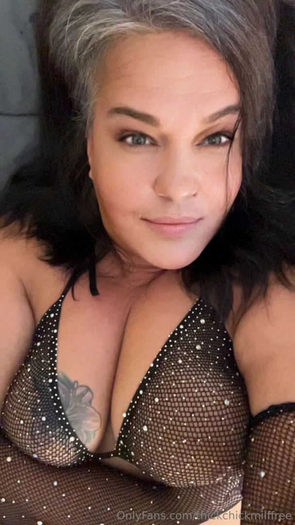 Vip page thickchickamy text me 614-597-8494 