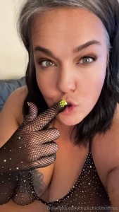 Vip page thickchickamy text me 614-597-8494 part 3