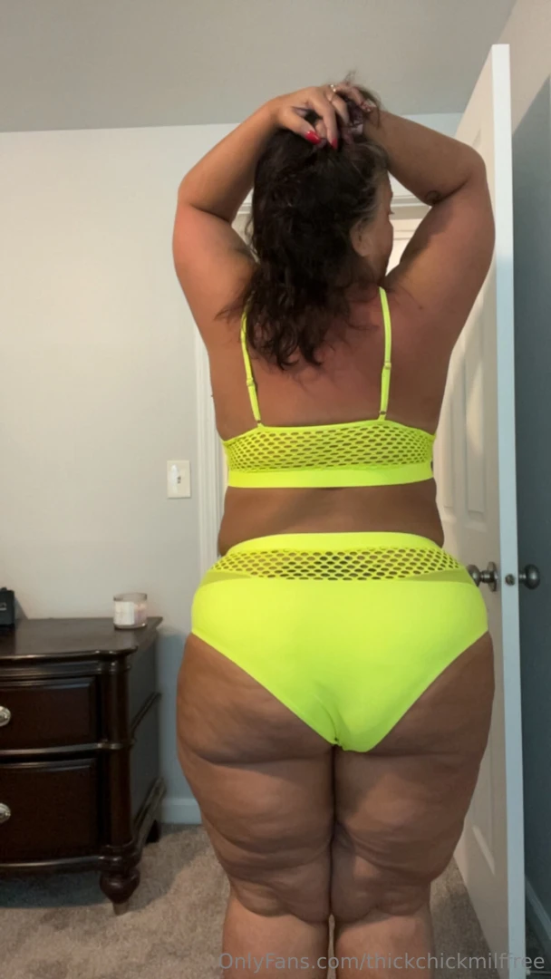 Cum see mommy strip and twerk thickchickamy 614-597-8494 part 3 