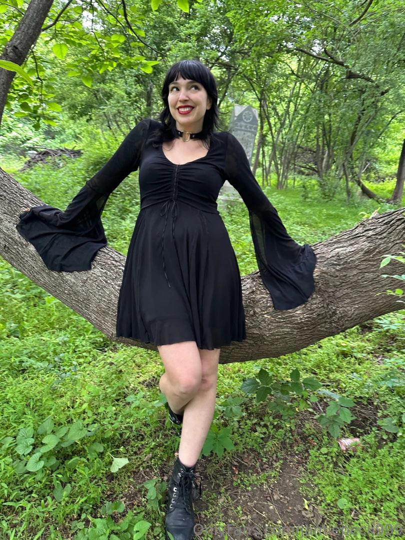 Are you ready for some cemetery nudes in the hopes of making me your part 1 