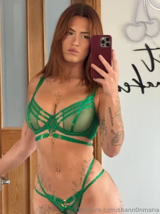 Do i look hot in green part 2