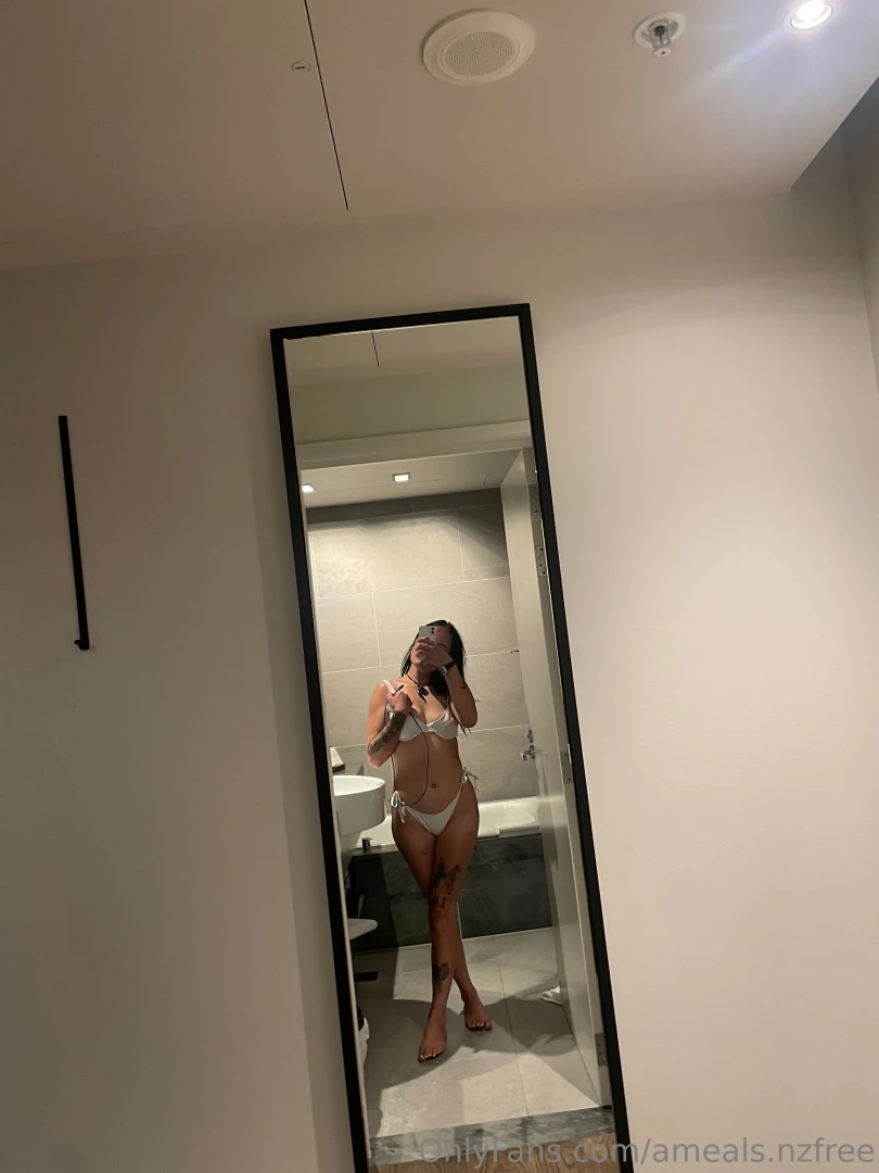 Swipe left lt lt lt too un dress me 