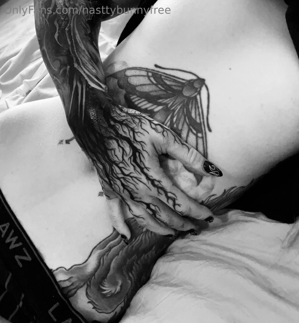 Imagine my hand wrapped around your nasttybunny 