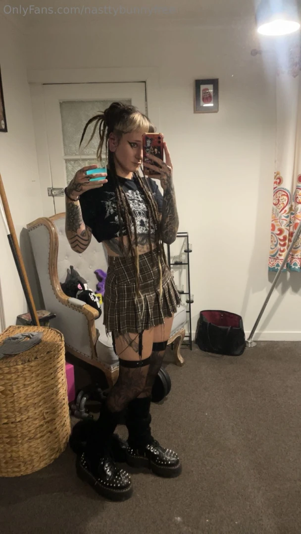 Come chat i m bored nasttybunny 