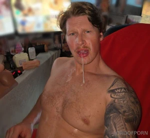 I was so fucking gooned and horny that my cumshot went straight to my