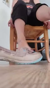 Aren t my feet cute when they come outta my boats