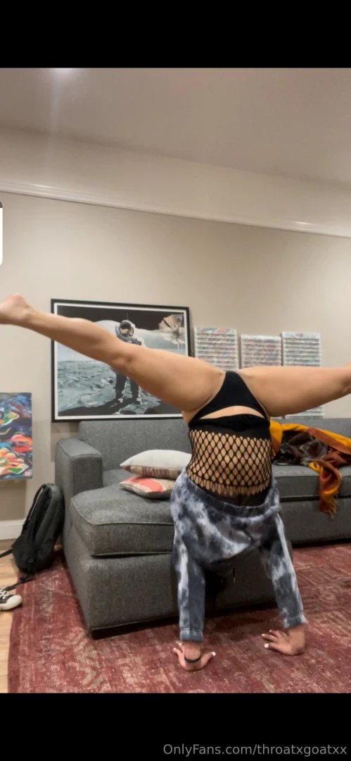 I am a hottie in red i love it 