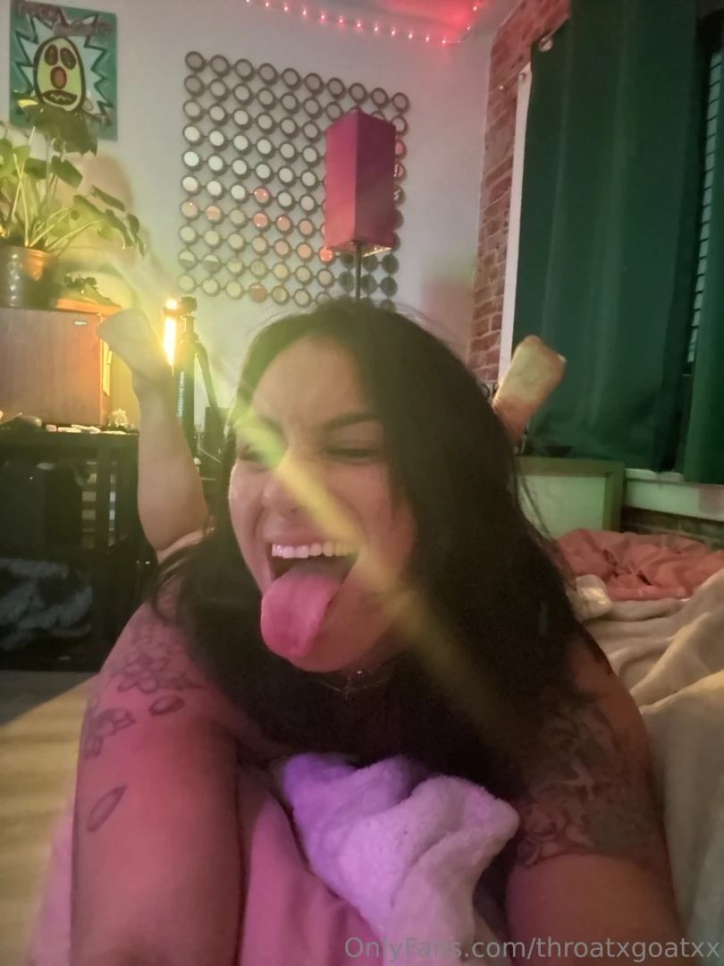 So who s giving me the glasses off my amazon wish list 