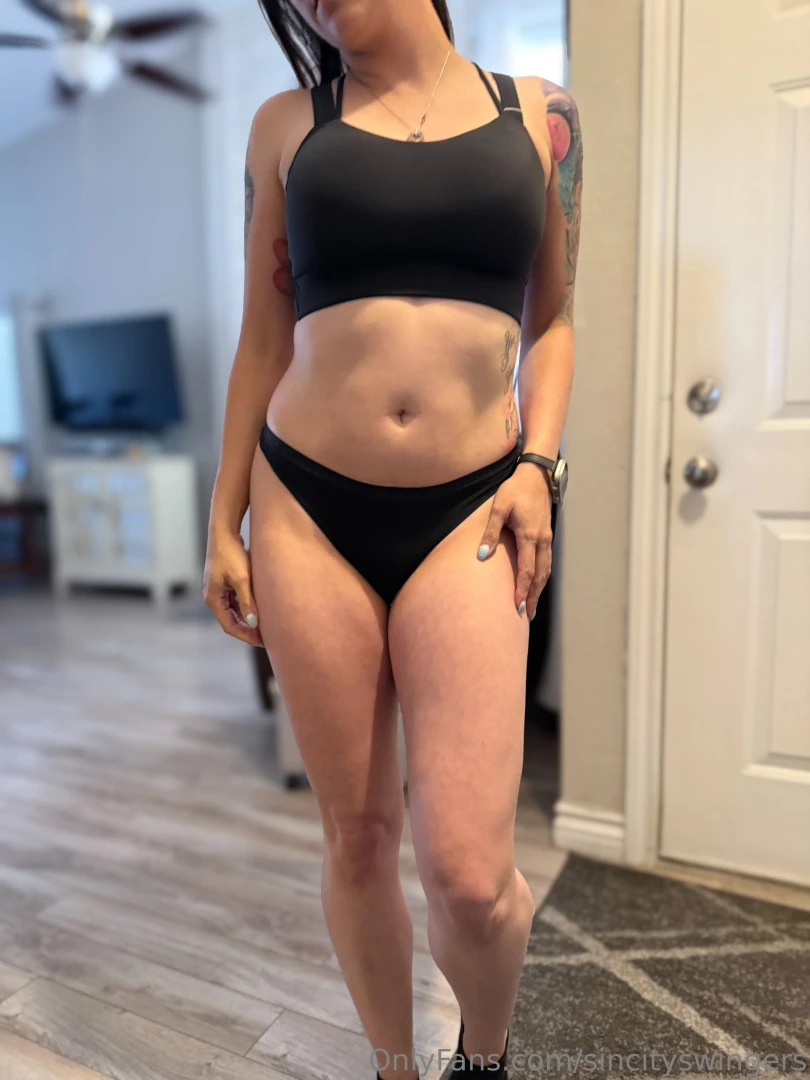 Think the guys at my gym will like my new lululemon sports bra part 1 