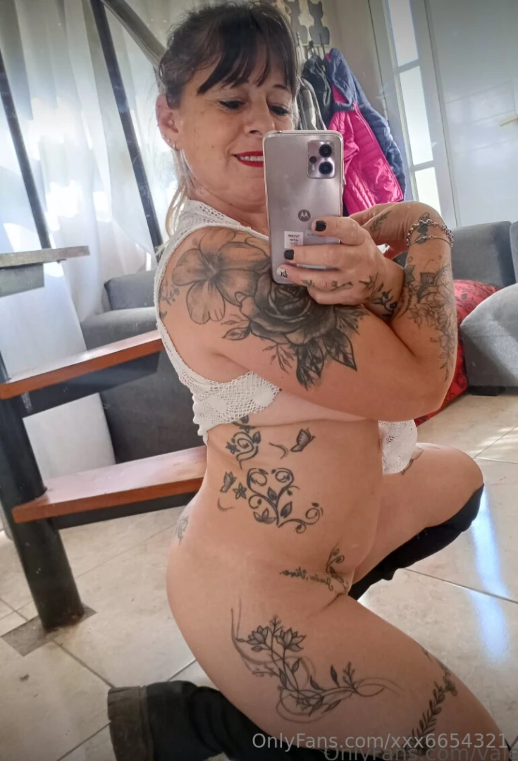 Valeri000 nbsp enfermera madura que le gusta tocarse y jugar con el part 1 