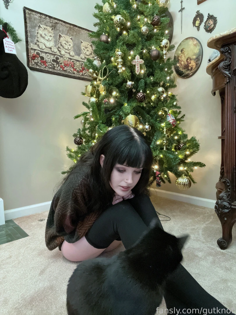 Some extras bc blair was nosey 