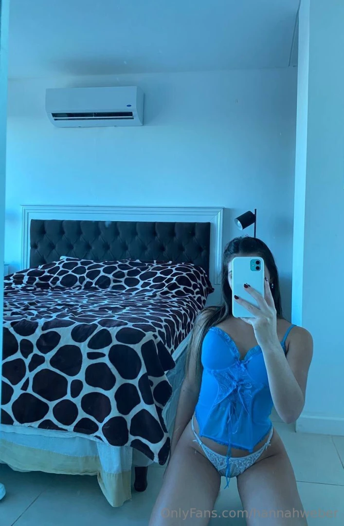 My bed is very tidy i d like to play for a while 