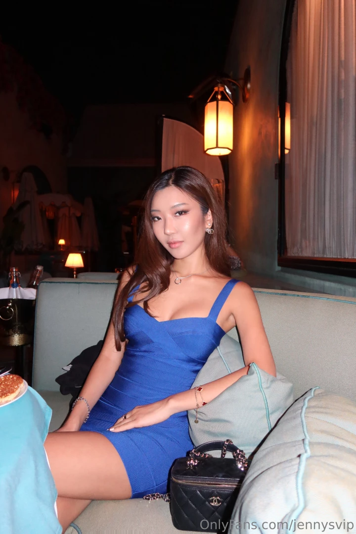 Be honest which one makes you wanna pull me in and ruin it 