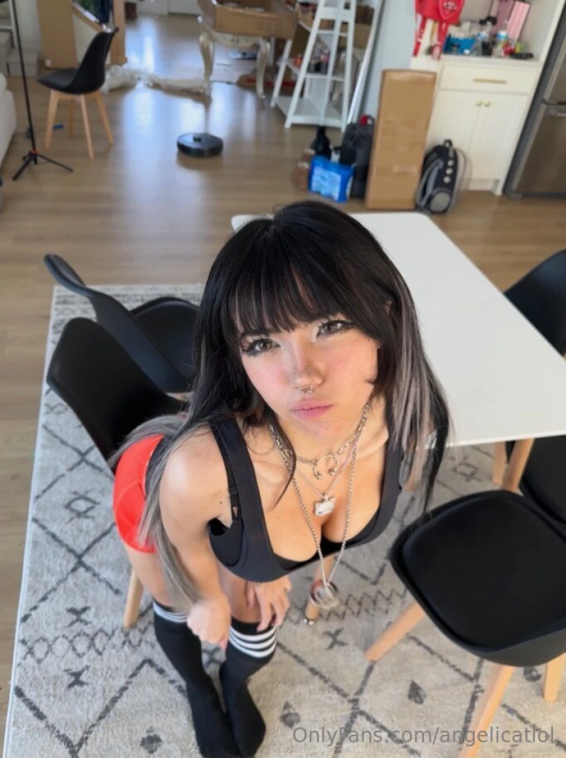 Welcome to hooters how can i help you 3 