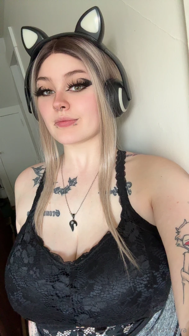 Good morning i really want to get starbucks today anyone wanna be a 