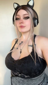 Good morning i really want to get starbucks today anyone wanna be a part 1