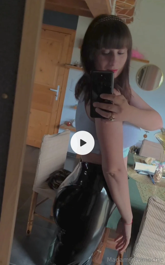 Sympa cette tenue du jour les vip en plus de l acc s au casino on la 