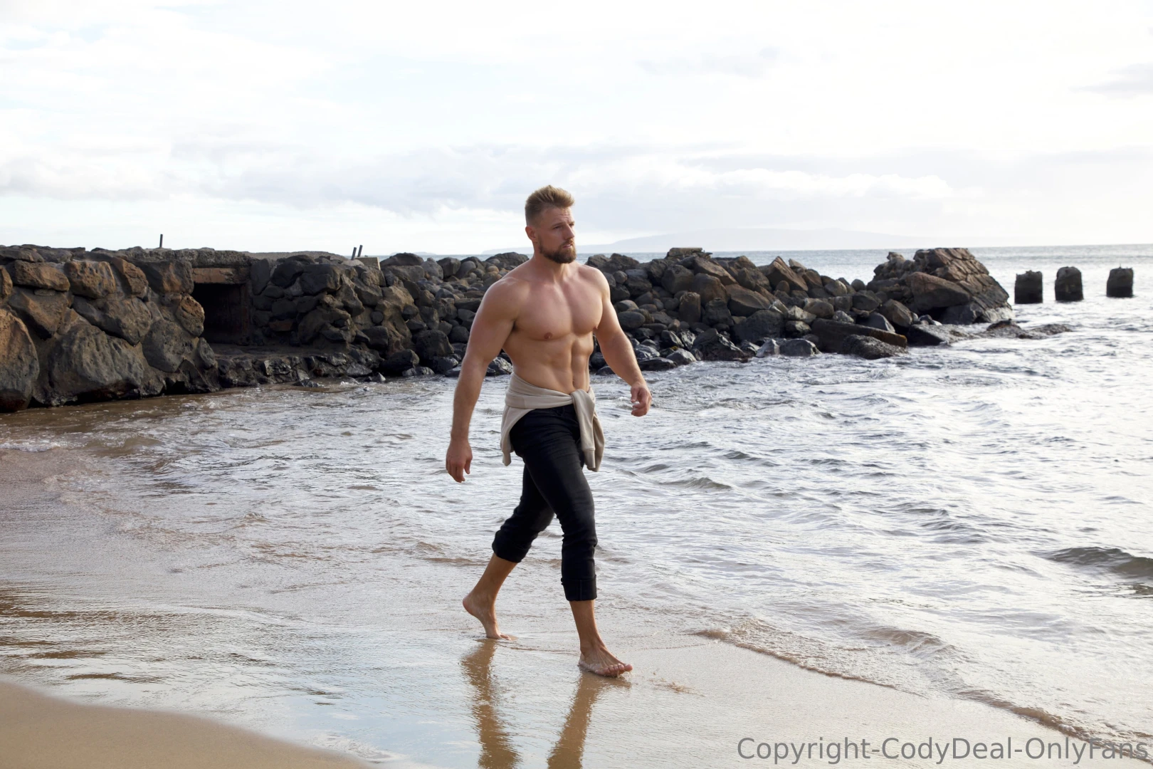 I ll be wearing my leggings in tomorrow night s livestream cum show i 