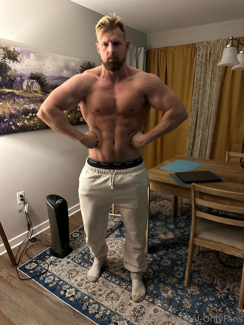 Nude bodybuilder posing and some sexual posing enjoy the upgrades in part 7 