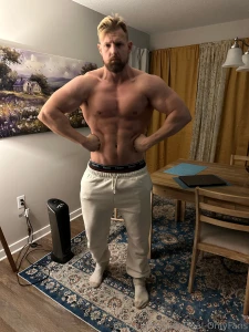 Nude bodybuilder posing and some sexual posing enjoy the upgrades in part 7