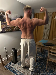 Nude bodybuilder posing and some sexual posing enjoy the upgrades in part 5