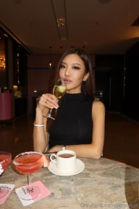 Wanna see how naughty i get with a few drinks you ll love it dm me