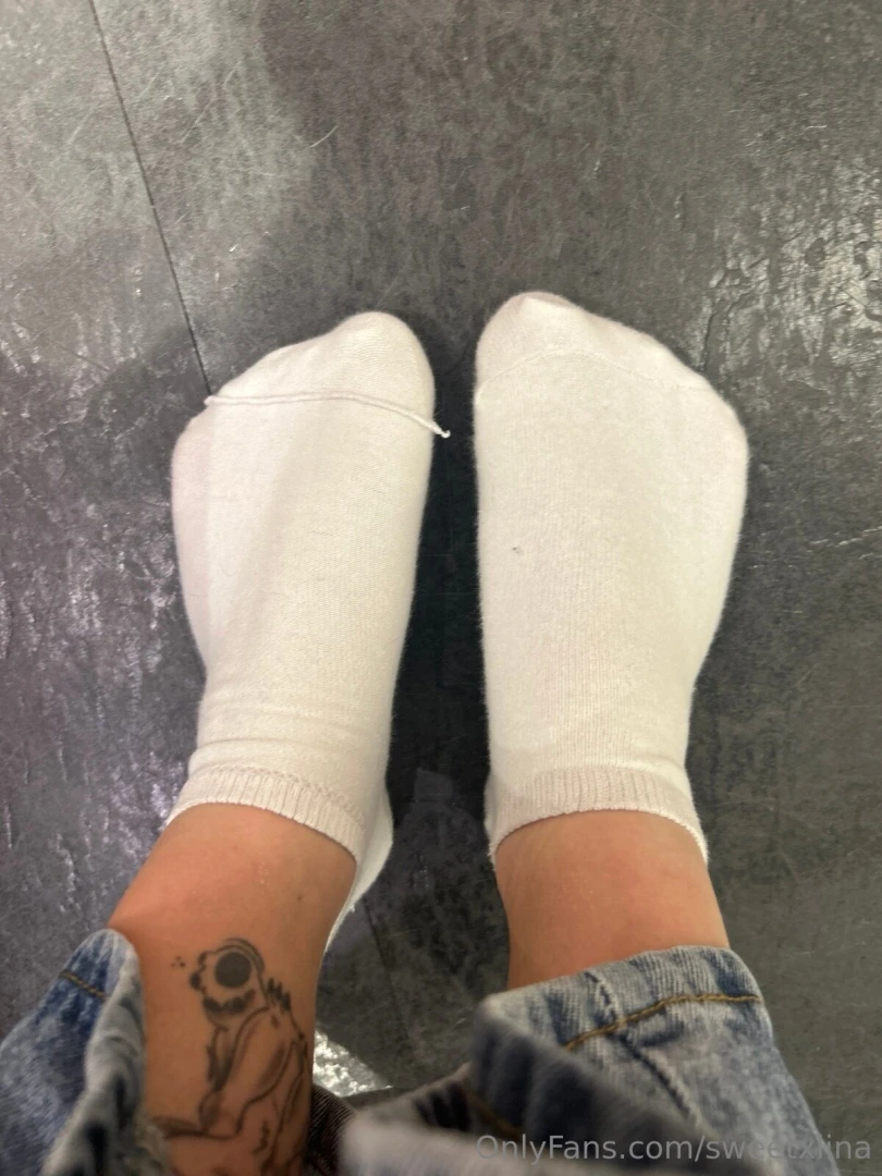 Du hast einen fu socken fetisch oder riechst einfach gerne an socken 