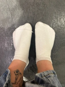 Du hast einen fu socken fetisch oder riechst einfach gerne an socken