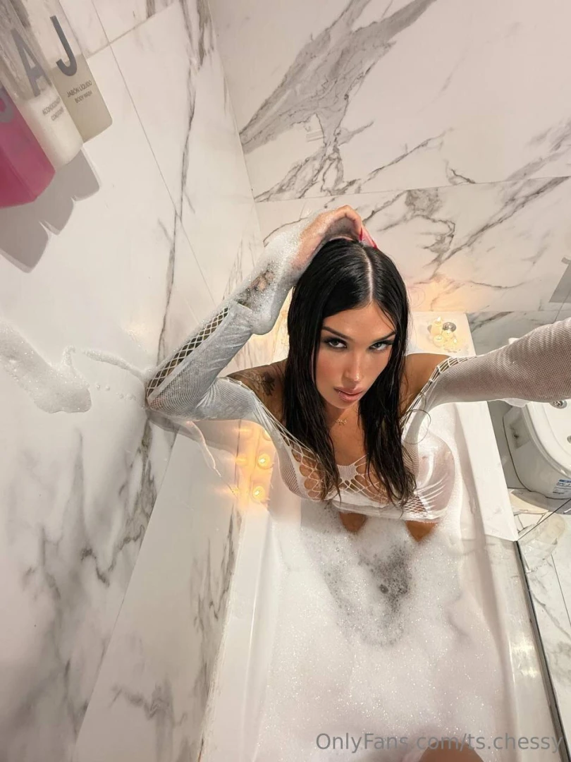 Wanna cum and watch me shower dms are open p 