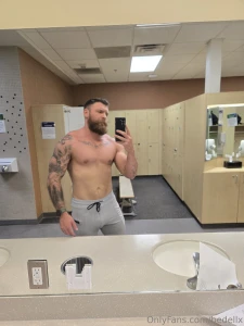 First day working out upper body in two weeks due to a muscle tear part 1