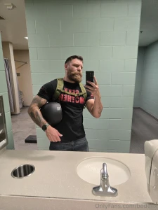 Little post gym workout pic pulled something in my neck today so that