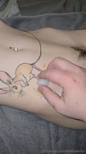 I m soooo hotttttttt fuck it let s see how ice cubes feel