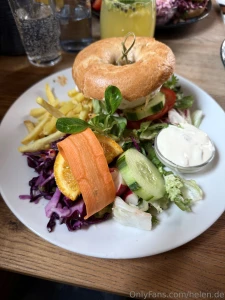 Das heutige outfit und essen part 1