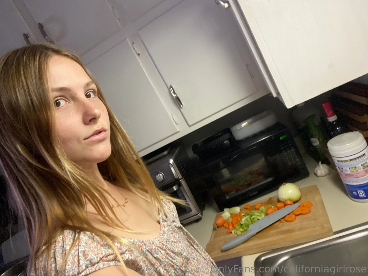 Cutting some vegetables part 1 