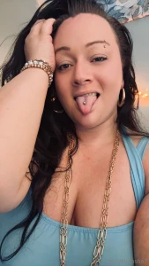 I m so horny and ready to play i m going live tonight at 11pm est cum