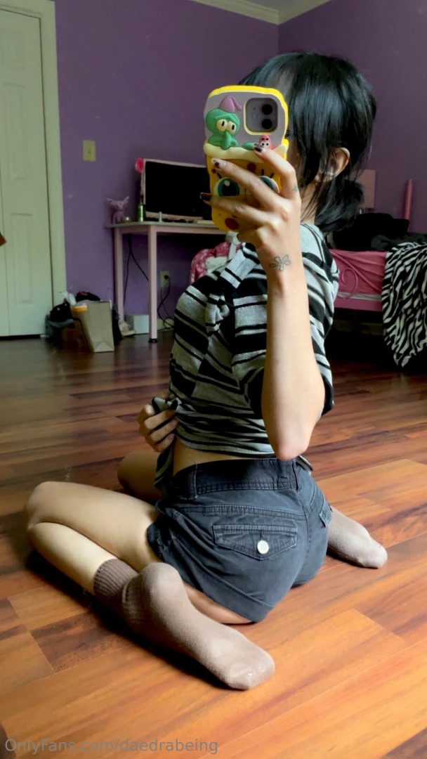 5 mins in my room wyd 