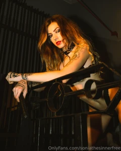 Have a naughty weekend would you let me join you we can talk further