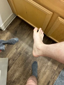 My feet are so hot and sweaty rn do you wanna smell or suck on these part 1