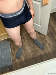 My feet are so hot and sweaty rn do you wanna smell or suck on these part 2