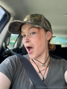 Does anyone have a foot fetish