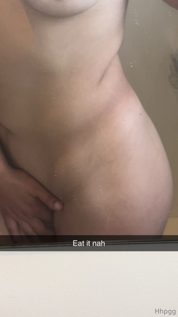 She wet wet and bad as hell suck on em bby 