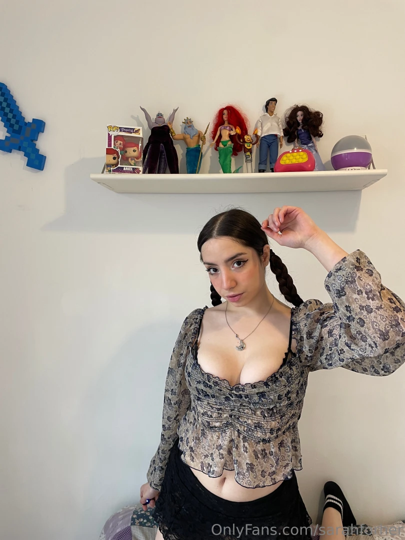 Get this to 200 likes im gonna send something spicy in the dm 