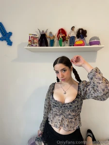 Get this to 200 likes im gonna send something spicy in the dm