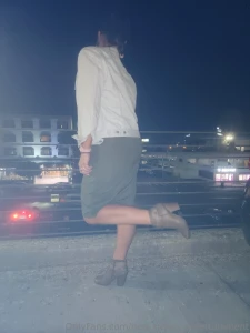 Taliahteal walking and shaking ass before a concert part 2